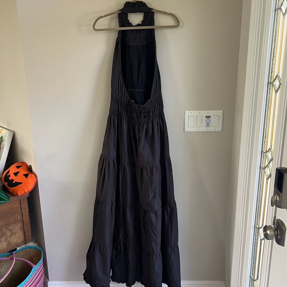 Elegant Black Maxi Dress - Picture 2 of 6